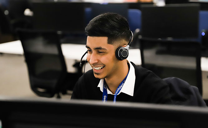 contact-center-staff-smiling