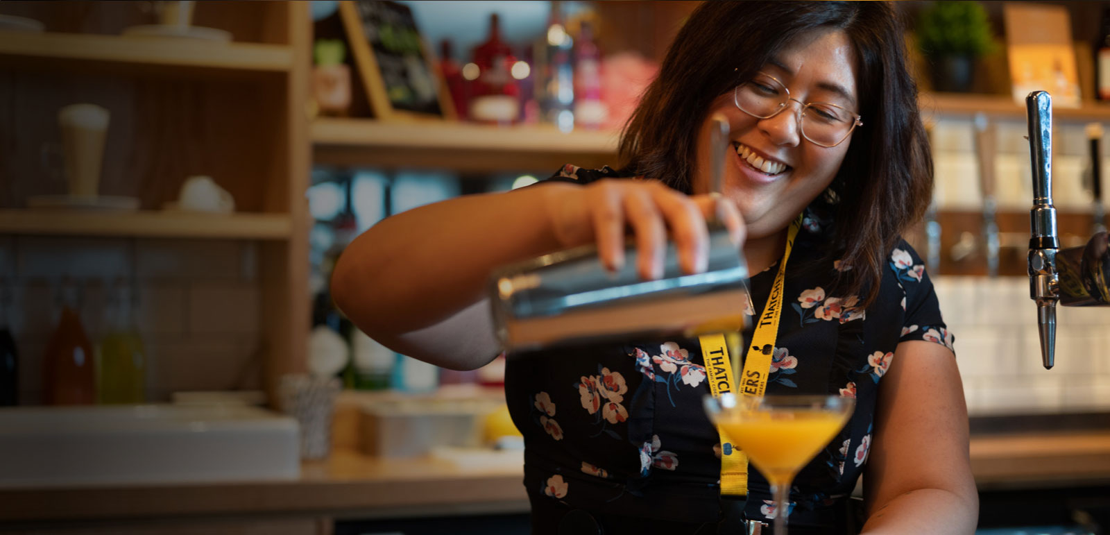 cookhouse-bar-staff-pouring-drink